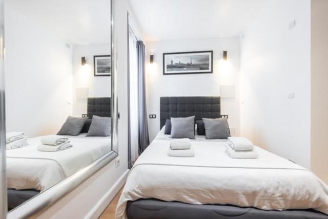 Near Eiffel Tower...Cute Little Studio Paris Exteriör bild